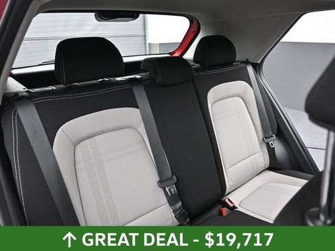 Used 2025 Hyundai Venue SEL FWD image 51