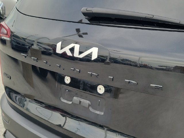 Certified 2022 Kia Telluride SX w/ SX Prestige Package AWD/4WD image 5