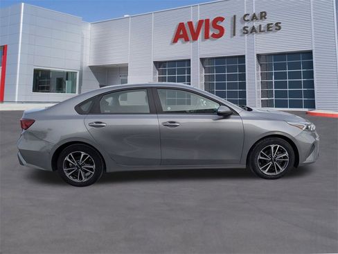 Used 2024 Kia Forte LXS image 7