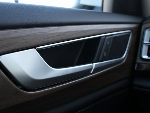 New 2026 Volkswagen Atlas SE image 6