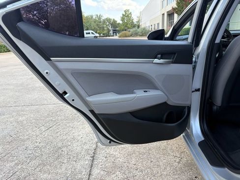 Used 2019 Hyundai Elantra SEL FWD image 25