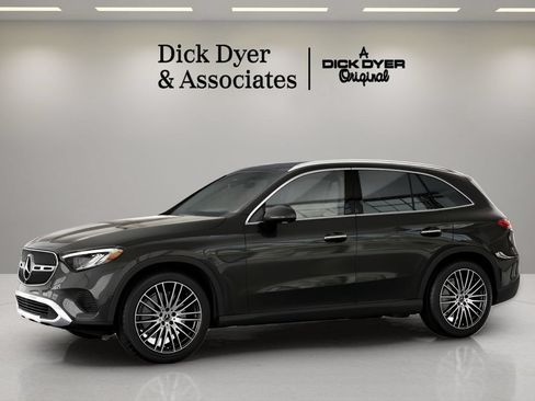 Used 2026 Mercedes-Benz GLC 300 image 26