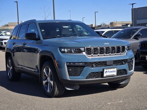 New 2026 Jeep Grand Cherokee Limited w/ Luxury Tech Group II AWD/4WD image 2
