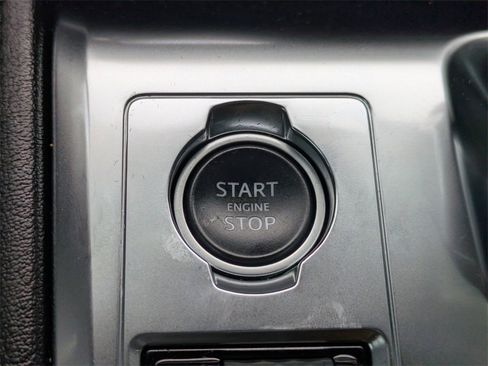 Used 2022 Jaguar F-PACE S image 33