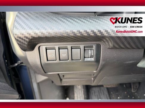 Used 2024 Subaru Ascent Premium w/ Convenience Package image 11