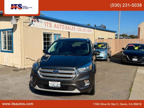 Used 2017 Ford Escape Titanium image 1