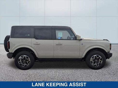 Used 2025 Ford Bronco Outer Banks AWD/4WD image 6