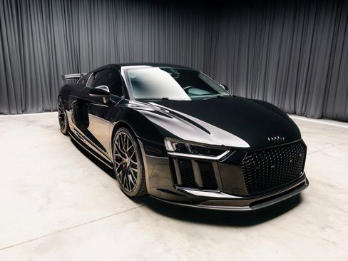 Used 2017 Audi R8 V10 w/ 20" Wheel Package image 9