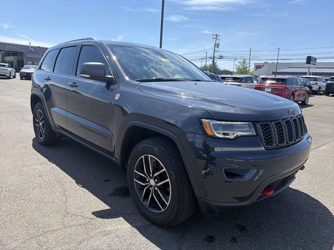 Used 2018 Jeep Grand Cherokee Trailhawk w/ Trailhawk Luxury Group AWD/4WD image 7
