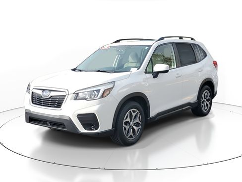 Used 2019 Subaru Forester Premium image 4