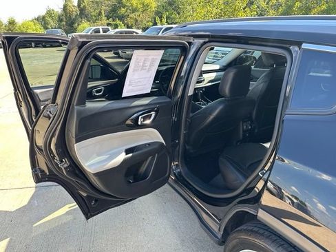 Used 2022 Jeep Compass Limited AWD/4WD image 11