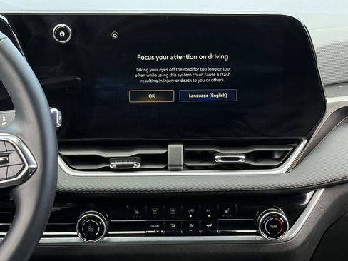 Used 2025 Chevrolet Equinox LT image 15