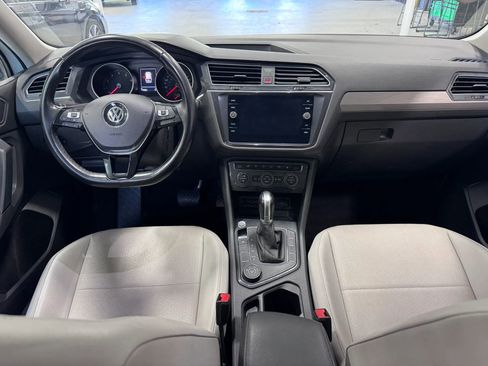 Used 2019 Volkswagen Tiguan SE w/ Panoramic Sunroof Package image 36