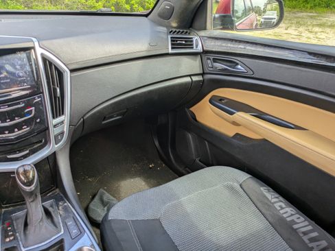 Used 2014 Cadillac SRX Luxury image 17