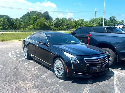 Used 2018 Cadillac CT6 2.0T RWD image 2