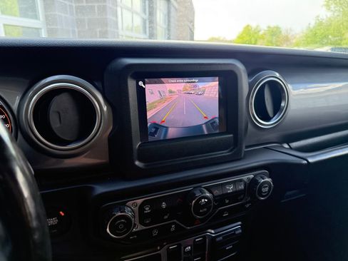 Used 2020 Jeep Gladiator Overland w/ LED Lighting Group AWD/4WD image 43