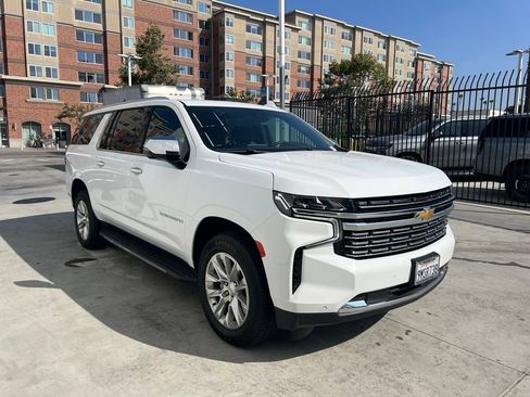 Used 2024 Chevrolet Suburban Premier RWD image 3