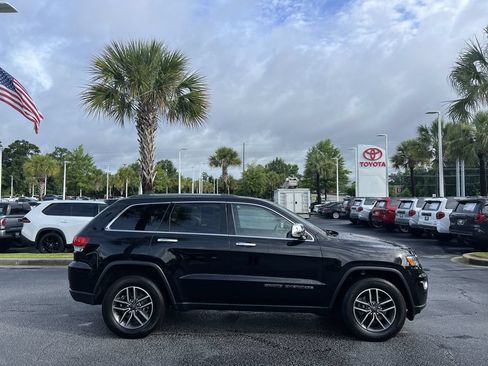 Used 2020 Jeep Grand Cherokee Limited AWD/4WD image 11