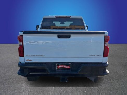 Used 2024 Chevrolet Silverado 2500 Custom w/ Custom Value Package image 5
