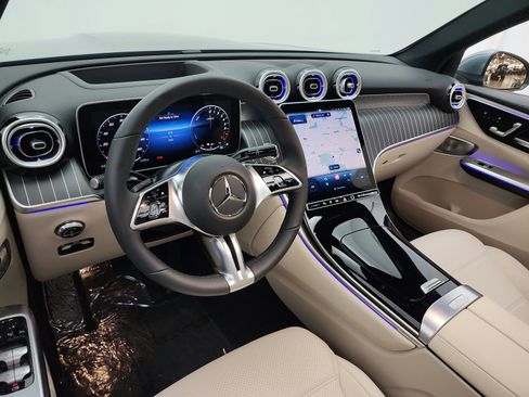 Used 2026 Mercedes-Benz GLC 350e 4MATIC image 9