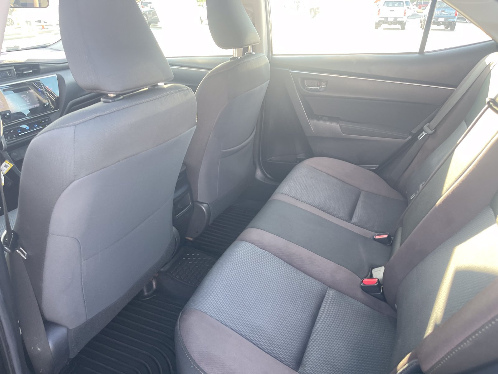 Used 2019 Toyota Corolla LE FWD image 19