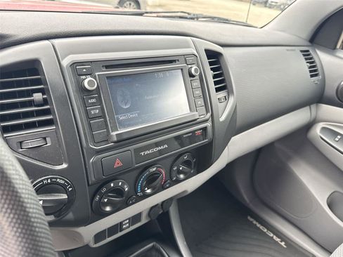 Used 2015 Toyota Tacoma 4x4 Access Cab image 22