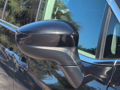 Used 2023 Chrysler Voyager LX image 12