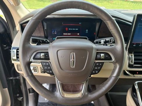 Used 2022 Lincoln Navigator L Reserve AWD/4WD image 15