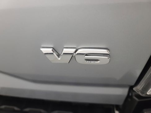 Used 2023 Toyota Tacoma TRD Sport image 12