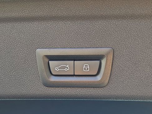 New 2026 BMW X6 xDrive40i w/ Climate Comfort Package image 13