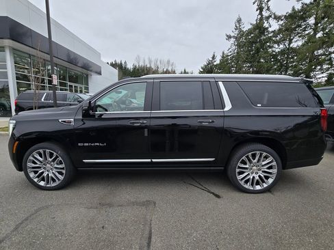 New 2026 GMC Yukon XL Denali w/ Denali Reserve Package image 38