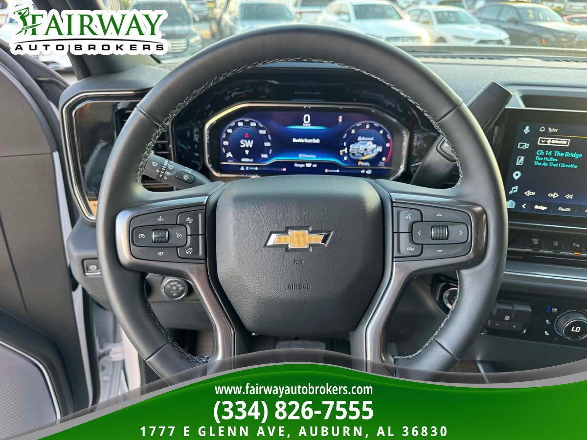 Used 2025 Chevrolet Silverado 2500 High Country w/ Technology Package AWD/4WD image 18