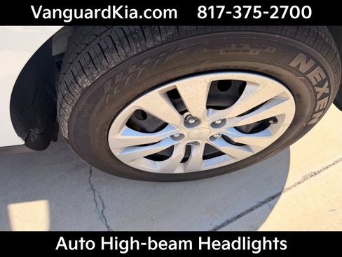 Certified 2024 Kia Soul LX FWD image 9