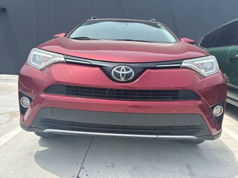 Used 2018 Toyota RAV4 Limited FWD image 2
