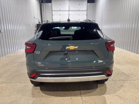 Used 2025 Chevrolet Trax LT w/ Driver Confidence Package image 7