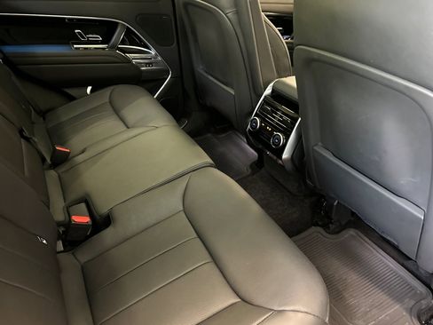 Used 2023 Land Rover Range Rover SE image 30