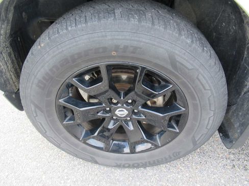 Used 2021 Nissan Frontier SV image 12