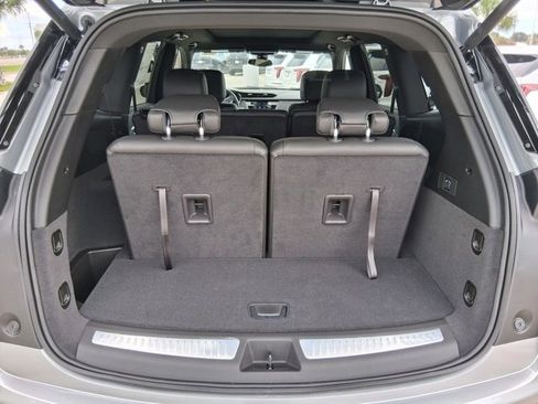 New 2025 Cadillac XT6 Luxury image 6