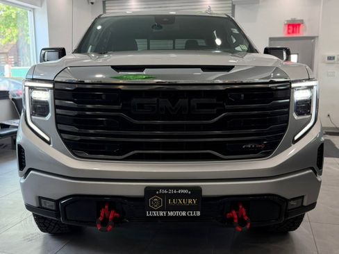 Used 2022 GMC Sierra 1500 AT4 w/ AT4 Preferred Package AWD/4WD image 2