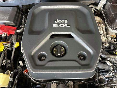 Used 2021 Jeep Wrangler Unlimited Rubicon AWD/4WD image 39