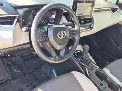 Used 2025 Toyota Corolla LE w/ LE Premium Package FWD image 19