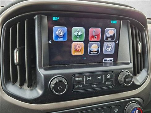 Used 2017 Chevrolet Colorado Z71 AWD/4WD image 11