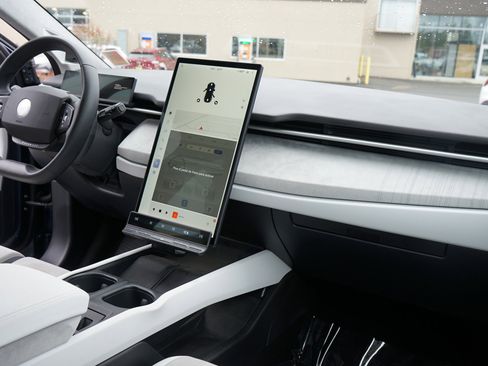 Used 2023 Fisker Ocean One image 28