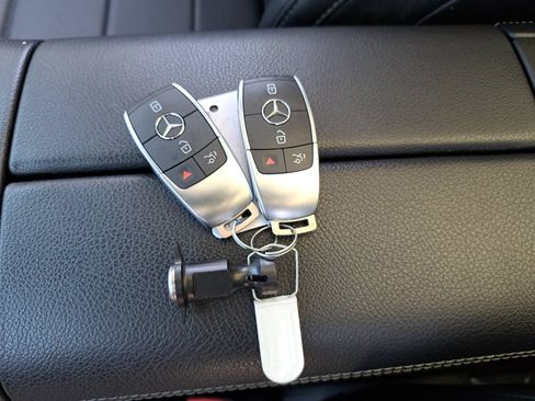 Used 2023 Mercedes-Benz GLS 450 4MATIC image 41