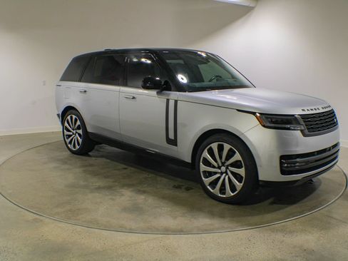 Certified 2025 Land Rover Range Rover Long Wheelbase Autobiography AWD/4WD image 8