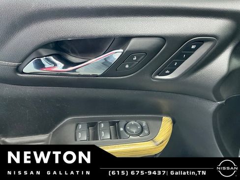 Used 2019 GMC Acadia Denali w/ Technology Package FWD image 30