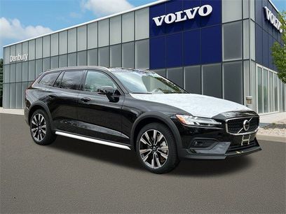 New 2026 Volvo V60 B5 Cross Country Ultra w/ Protection Package Premier