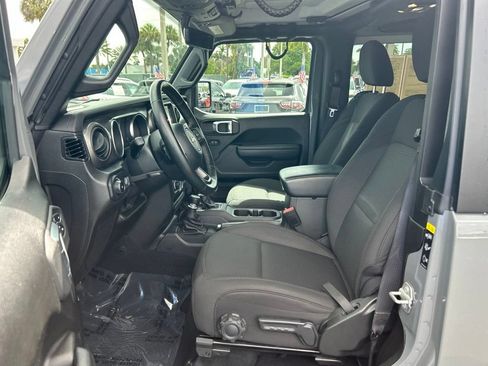 Used 2023 Jeep Wrangler Sport AWD/4WD image 9