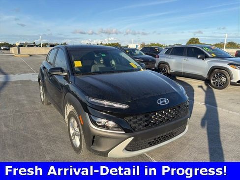 Used 2023 Hyundai Kona SE image 3