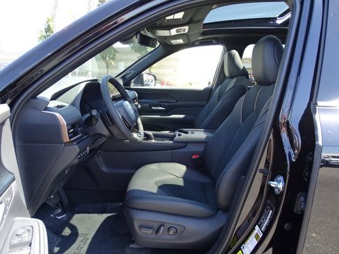 New 2026 Toyota Grand Highlander Limited AWD/4WD image 10